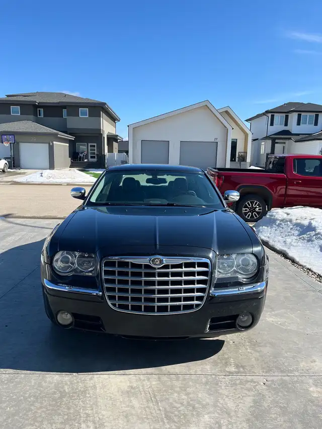 2005 Chrysler 300C - Photo 3