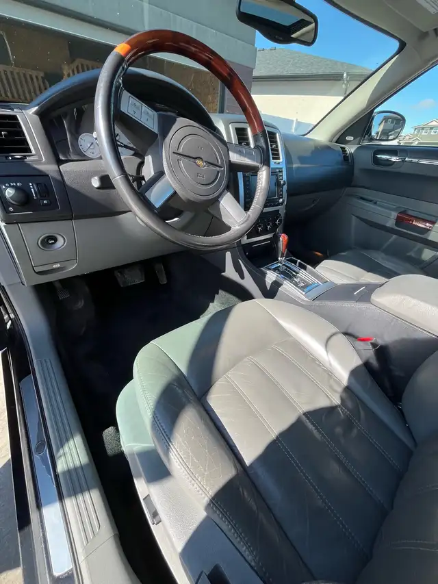 2005 Chrysler 300C - Photo 5
