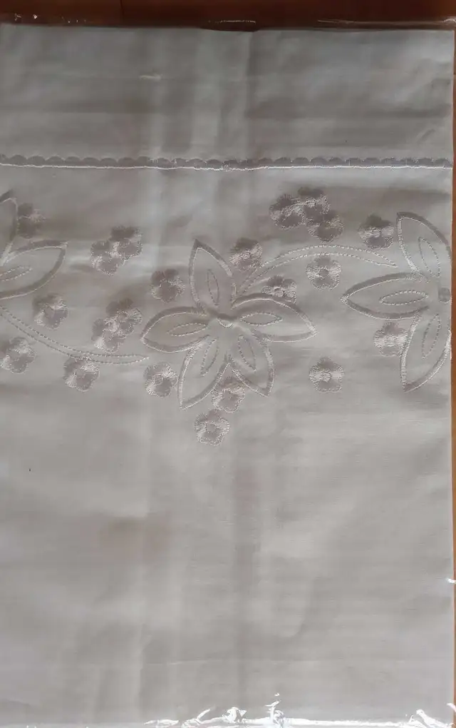 nappe neuve avec broderies rectangulaire 52 x 70 pouces - Photo 6