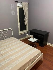 Room for rent Dundas and Bathurst