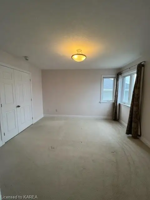 3 Bedroom, 3 Bathroom newer house available for Rent from 1 May - Photo 4