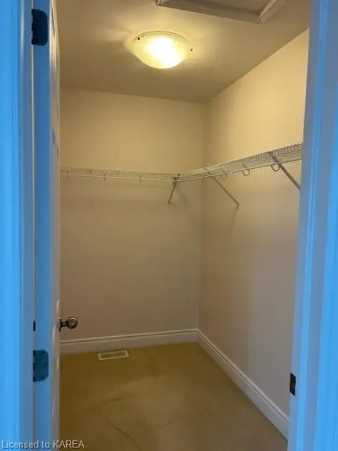 3 Bedroom, 3 Bathroom newer house available for Rent from 1 May - Photo 5