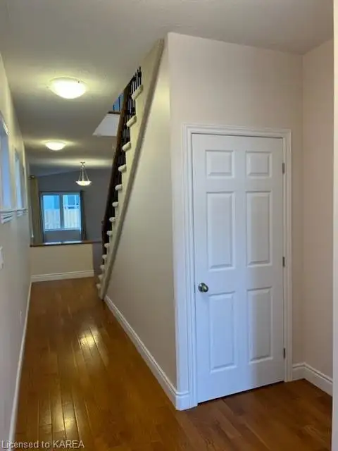 3 Bedroom, 3 Bathroom newer house available for Rent from 1 May - Photo 6