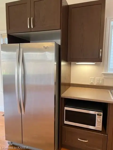 3 Bedroom, 3 Bathroom newer house available for Rent from 1 May - Photo 8