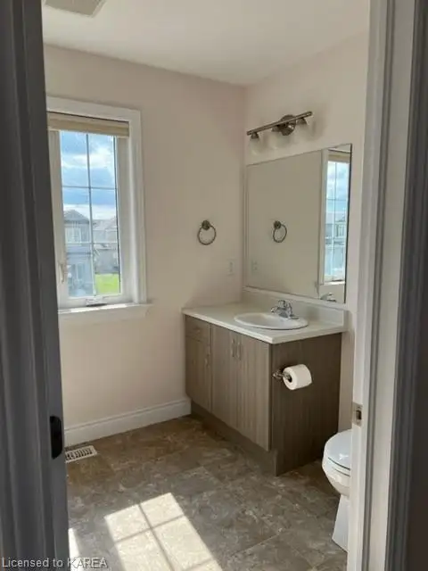 3 Bedroom, 3 Bathroom newer house available for Rent from 1 May - Photo 26
