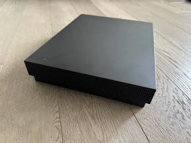 Xbox One x 1TB for sale - Photo 3