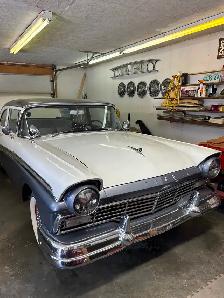 1957 Ford Custom 300 - Photo 2