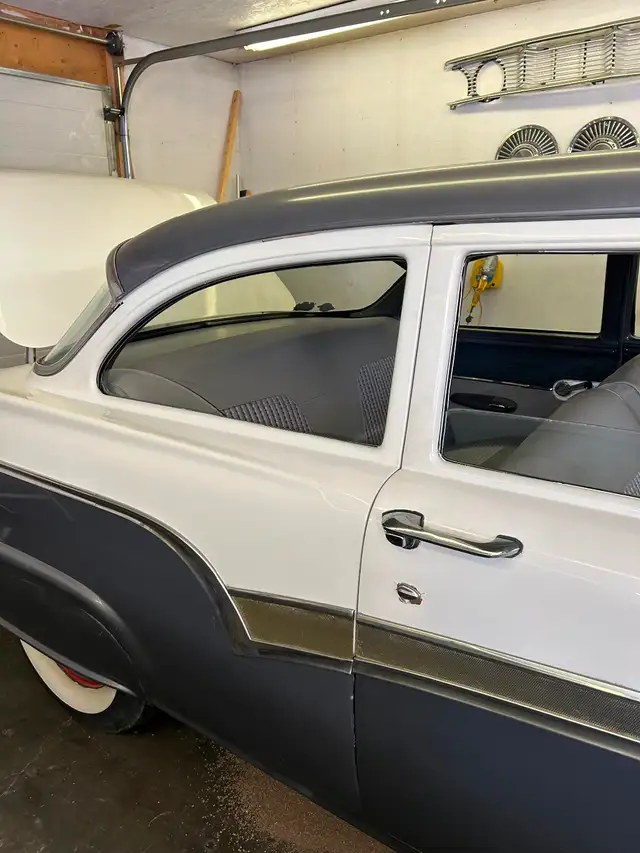 1957 Ford Custom 300 - Photo 3