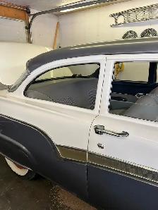 1957 Ford Custom 300 - Photo 3