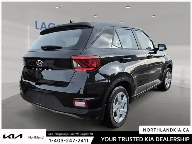 2022 Hyundai Venue Essential - Photo 4