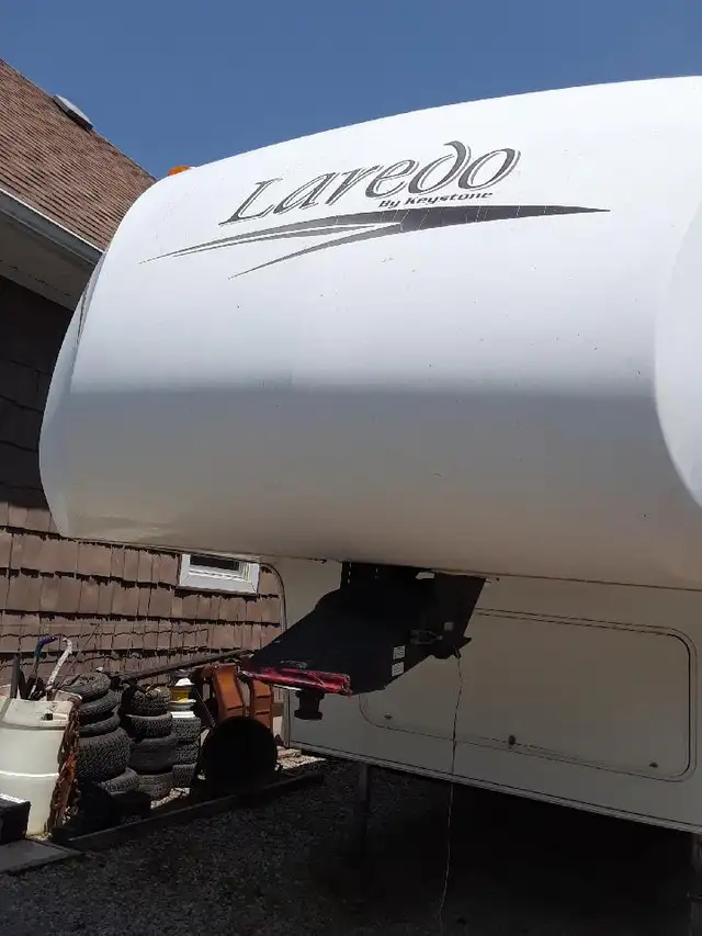 5th wheel trailer - Photo 9