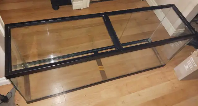 Fish Tank 48Gallon 48L×21H×12D $75 O.B.O - Photo 5