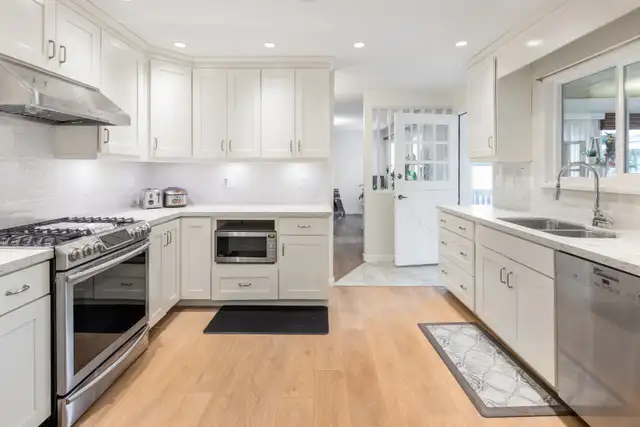 Richmond Fully Renovated House on 8000 Sqft Lot! - Photo 2