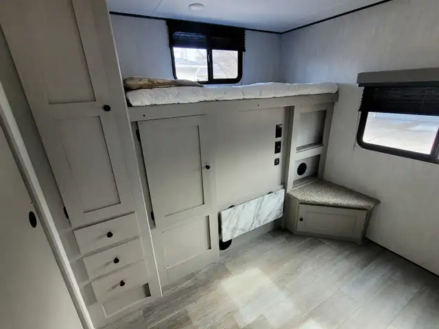 2025 Coachmen 300BHS (Private Sale) - Photo 6
