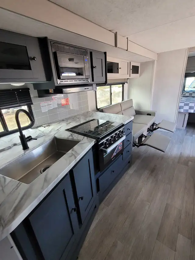 2025 Coachmen 300BHS (Private Sale) - Photo 7