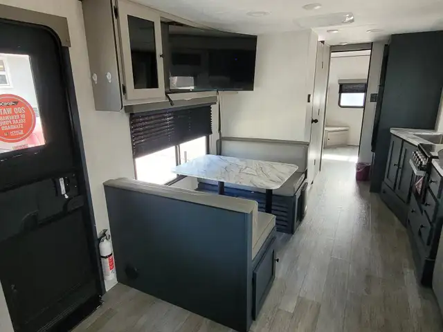 2025 Coachmen 300BHS (Private Sale) - Photo 8