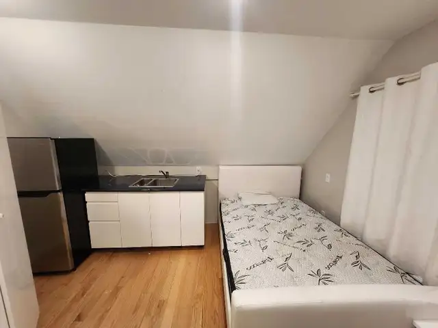 Bedrooms For Rent  in Welland - Photo 2
