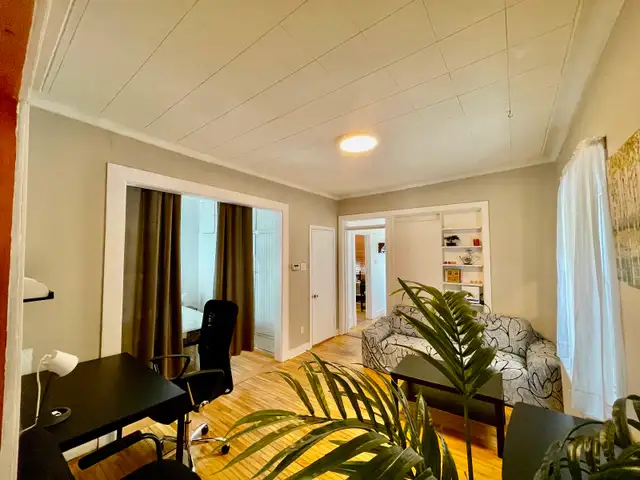 Fully furnished 3 Bedroom house -max.6 per of family or 3 studen - Photo 5
