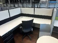 Durable and Modern Teknion Refresh Workstation Cubicles! - Photo 3