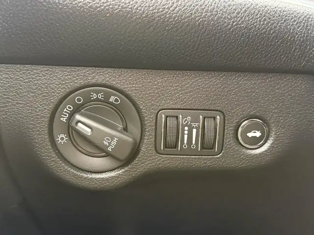 2017 Dodge Challenger 2dr Cpe SXT Plus - Photo 24