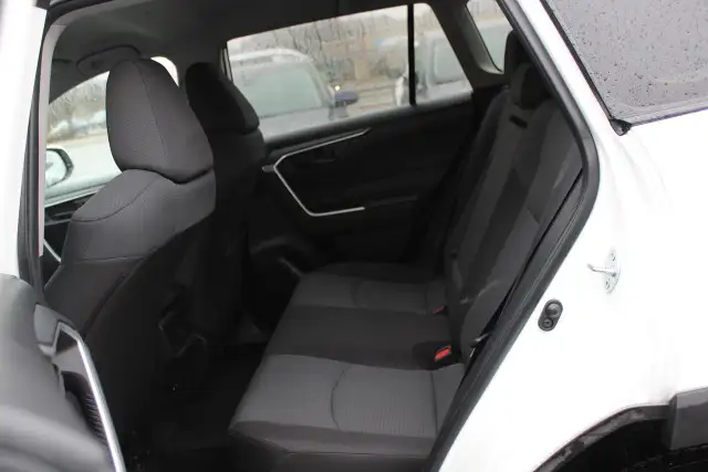 2024 Toyota RAV4 LE AWD - Photo 8