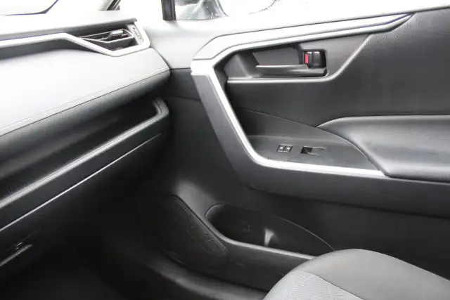 2024 Toyota RAV4 LE AWD - Photo 12