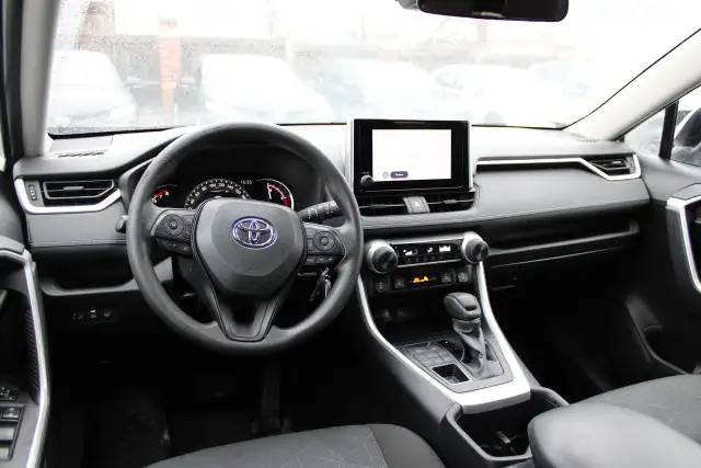2024 Toyota RAV4 LE AWD - Photo 16
