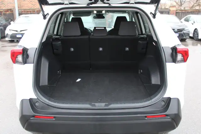 2024 Toyota RAV4 LE AWD - Photo 17