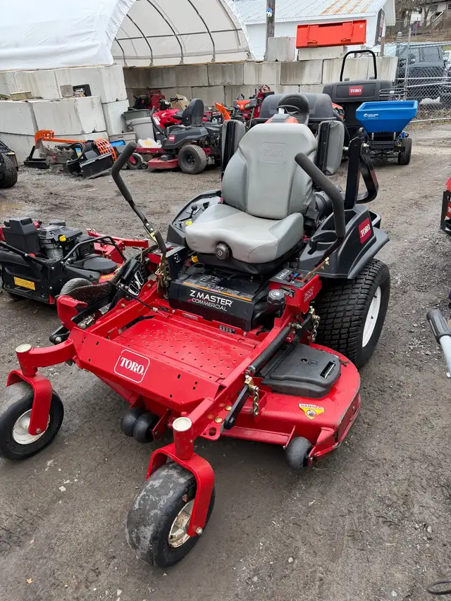 Toro Commercial 3000 series 52" zero turn mower