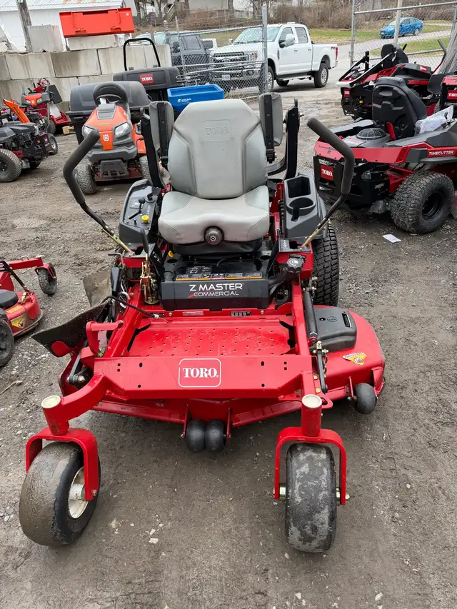 Toro Commercial 3000 series 52" zero turn mower - Photo 2