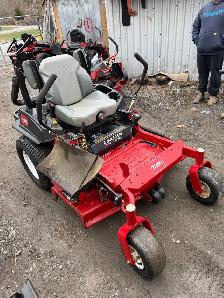 Toro Commercial 3000 series 52" zero turn mower - Photo 3