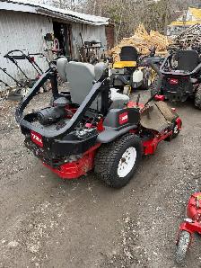 Toro Commercial 3000 series 52" zero turn mower - Photo 7