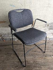 Groupe Lacasse Black Visitor Chair-Excellent Condition-Call us! - Photo 2