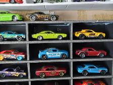Hot Wheels  MOPAR Action Collection, 100 cars total - Photo 4