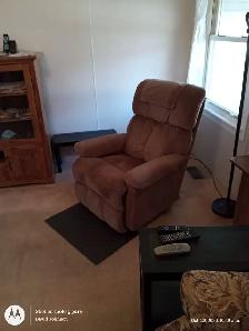 Lazy Boy Rocker Recliner - Photo 4