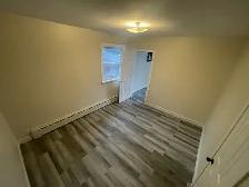 PORT COLBORNE – Large & Quiet 2 Bedroom, upper - Photo 8