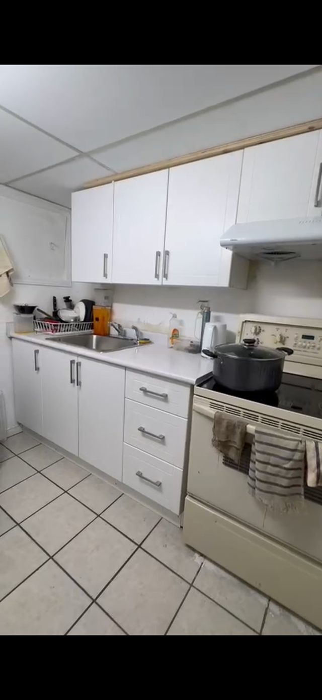 A bedroom @Warden/Finch is available for rent - Photo 3