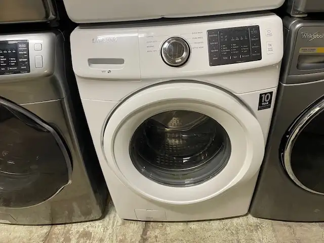 Laveuse seule frontale blanche Samsung ( remis a neuf )