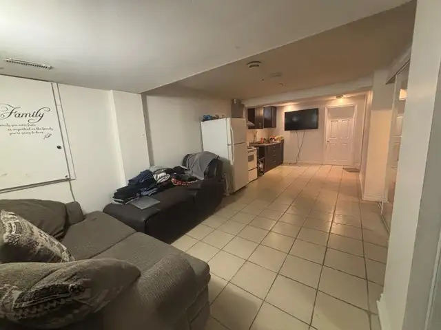 Basement Apartment with bedroom 1 - Photo 6