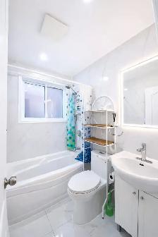 Large 9½ Plex For Rent in Ahuntsic/Ville StLaurent RARE/MUST SEE - Photo 3