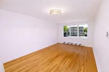 Large 9½ Plex For Rent in Ahuntsic/Ville StLaurent RARE/MUST SEE - Photo 4
