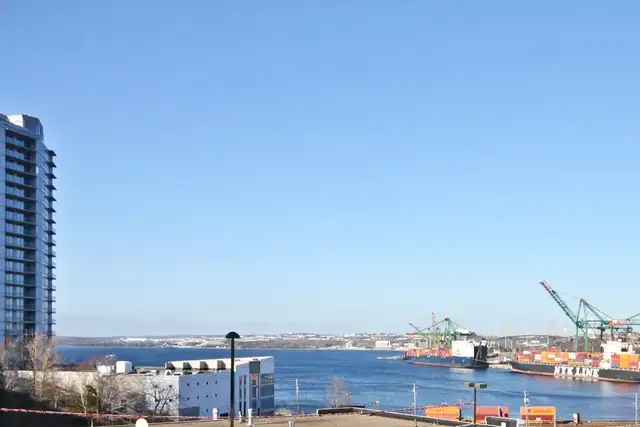 Waterviews 2 Bed 1.5 Bath Air Con