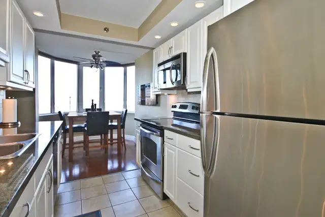Waterviews 2 Bed 1.5 Bath Air Con - Photo 3