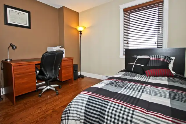 Waterviews 2 Bed 1.5 Bath Air Con - Photo 9