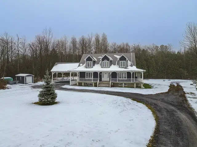 Belle maison à vendre sur 126 acres — 447, route Principale, TSR