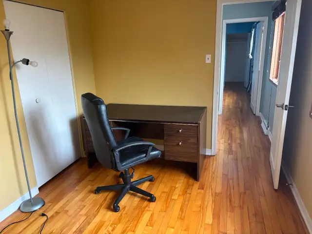 Room for rent/Chambre a louer in a large home - Photo 21