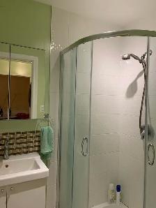 Bright Room near Seneca College - Photo 5