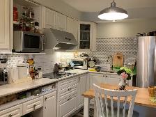 Bright Room near Seneca College - Photo 7