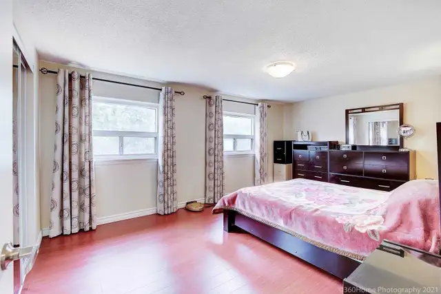4 Bedroom Luxury House For Rent in Scarborough - May 1 - Photo 8