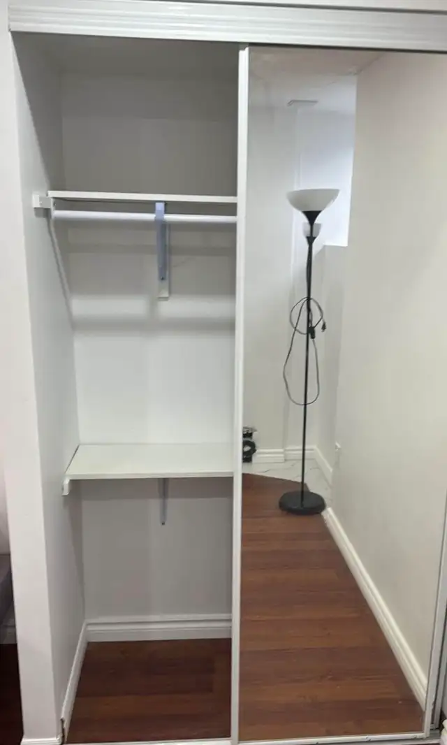1 Bedroom Legal Basement - Photo 5
